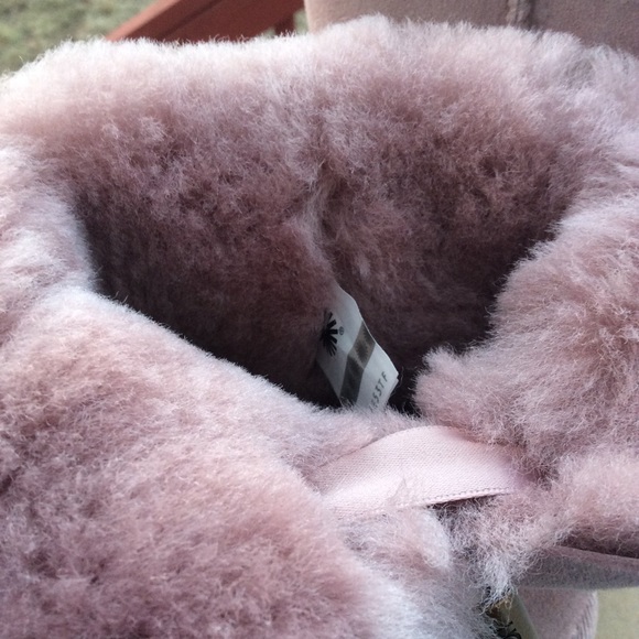 UGG IRINA STAR CHARM - Picture 8 of 8